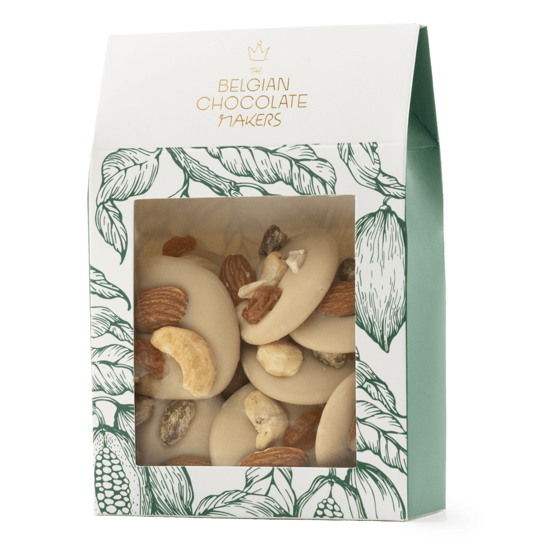 Mendiants al cioccolato bianco con pezzetti di pistacchio, mandorla, uvetta e anacardi